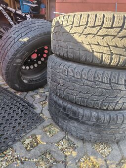 Prodám zimní pneu Nokian WRC3 215/65 R 16 C - 5