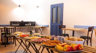 Číšník/číšnice/servírka/příprava servírování - 5