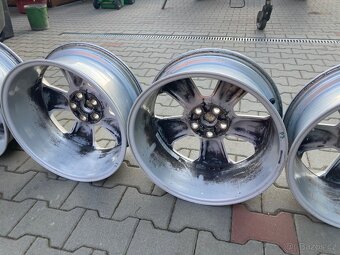 Ford Kuga - sada alu R18. - 5
