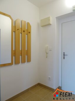 Pronájem prostorného bytu 1+kk s lodžií, 34 m2, Ostrava - Bě - 5