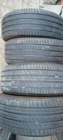 MICHELIN 225/55 R17 - 5