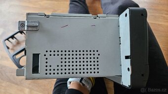 Rádio a kryt kolem rádia na auto Škoda - 5