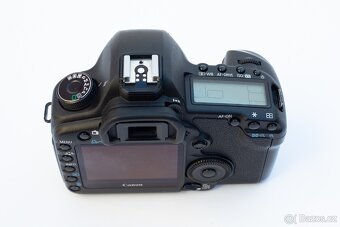 Canon 5D mark II - 5
