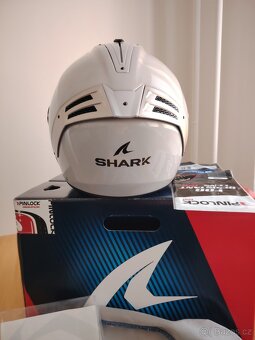 SHARK SPARTAN RS - 5