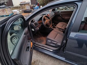 VW Golf 5 - 5