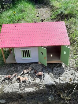 Domeček pro koníky - 5