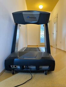 Běžecký pás Nautilus Commercial Series T916 - 5