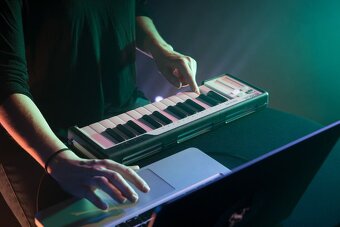 Arturia Microlab – MIDI klávesy /MIDI controller (jako nové) - 5