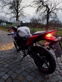 Honda CBR125r - 5