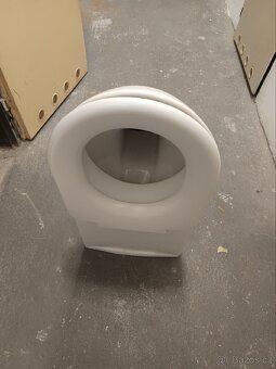 Závěsná, bezbariérová WC mísa Jika Deep
- 5