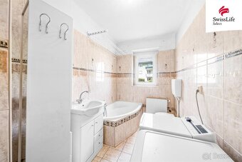 Prodej rodinného domu 276 m2 Broumarská, Praha - 5