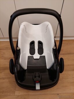 Maxi Cosi set: 2x autosedačka (0-13 kg a 9-18 kg) + základna - 5