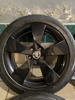 Alu kola Škoda R17 5X112 LETNÍ PNEU 225/45 R17 DENOM - 5