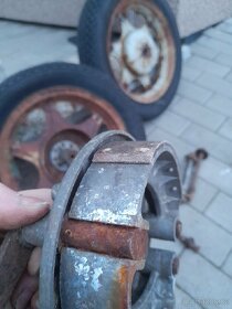 Kola Čz 175/501,502, prase, rikša + top brzd.štít(kompletní) - 5