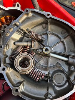 Spojka dobijeni a kryty motoru na Yamaha Fz6N a Fz6 Fazer - 5