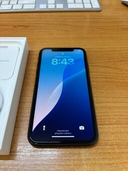 Apple iPhone 11 - 64GB Černý - 5