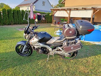 Suzuki GSR 600 - 5
