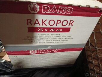 Nové dlaždičky do koupelny a zbytek lina - 5