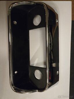 67 68 Ford Mustang - rámeček autorádia - 5