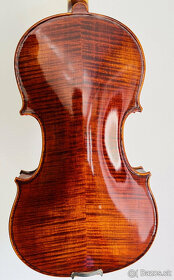 Predám nové housle, 4/4 husle:"BRAUN KING", model Stradivari - 5