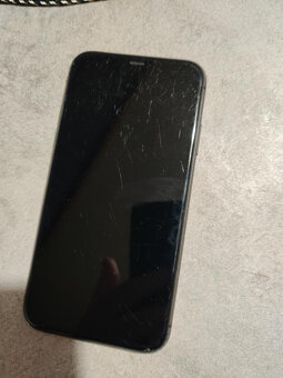 Apple iPhone 11 64GB - 5