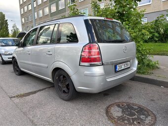 Opel Zafira B 1.8 16V 103 kw r.v.2008 k opravě - 5