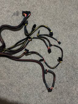 Corsair VS550 (550W) - 5