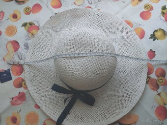 Letní bílý klobouk s mašlí - 5