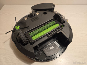 Robotický vysavač iRobot Roomba j9+ - 5