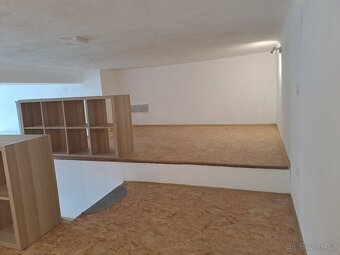 Pronájem bytu v M. Budějovicích 1+kk 50m2+spací patro - 5