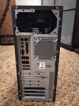 ATX stará PC skříň - 5