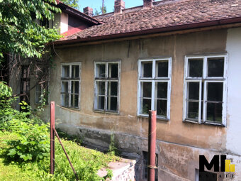 Prodej rodinného domu o velikosti 410 m2 na pozemku o veliko - 5