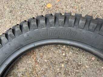 Cafe racer / Scrambler pneu Shinko SR241 4x00" 18 - 5