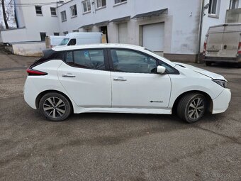 Nissan Leaf 2018 na náhradní díly / bílá barva - 5