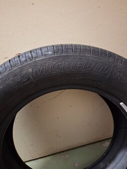 205/60 R16 92V - 5