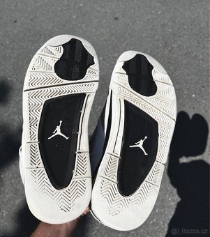 Boty Jordan Retro 4 - 5