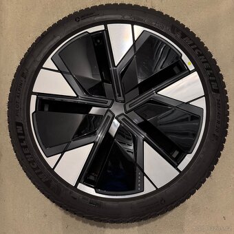 Zimní kola Volvo EX30 245/40 R20 - 5
