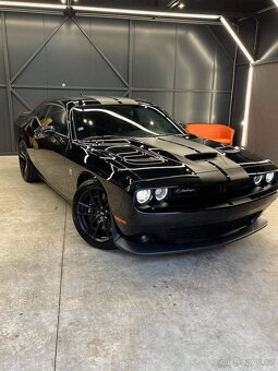 Dodge challenger 6.4 HEMI 22 000 km - 5