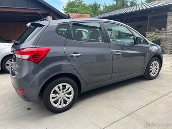 HYUNDAI iX20 1.4i 66 KW 1.MAJITEL PARK.S.VYHŘ.SEDADLA+VOLANT - 5