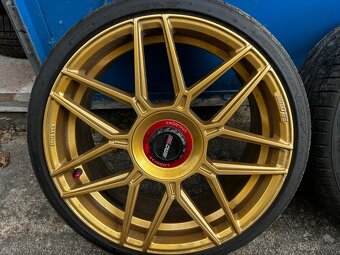 Motec Gt one 5x112 r19 - 5