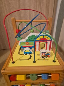 Dřevěné chodítko a edukační kostka - 5