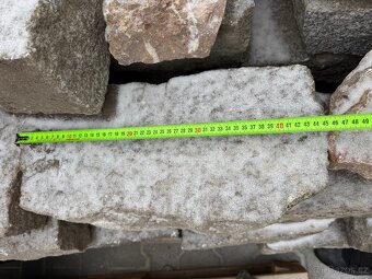 Žulové schody, obrubníky, kostky - 5