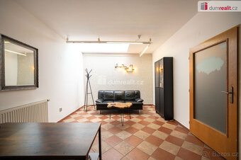 K pronájmu, vybavený tetovací salón (39 m2), centrum města Č - 5