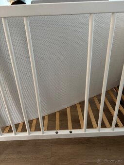 Dětská postýlka a komoda s přebalovacím pultem - 5