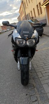 Honda CBR 900 RR FIREBLADE sc33 - 5
