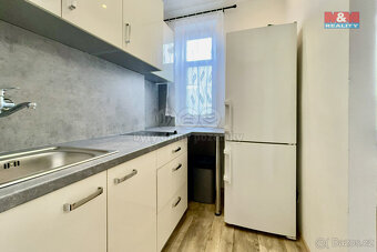 Pronájem bytu 3+1, 52 m², Zlín, ul. Mostní - 5