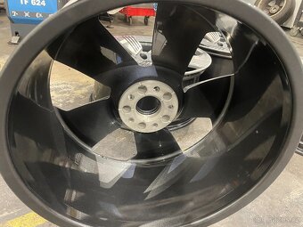AUDI nové 9.5J X 21H2 ET 36 5x112 - 5