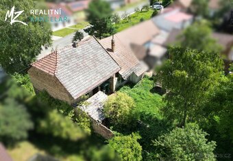 Prodej usedlosti se sadem a rozlehlou zahradou ve Zlámance - 5