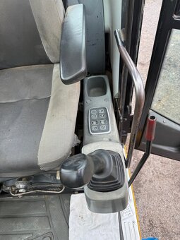 Otočný bagr JCB 160 W - 5