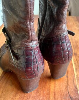 Dámské kožené zateplené kozačky - 5